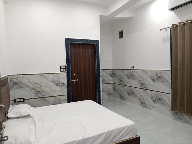 Shri Radha Krishna Brij Dham Vrindavan